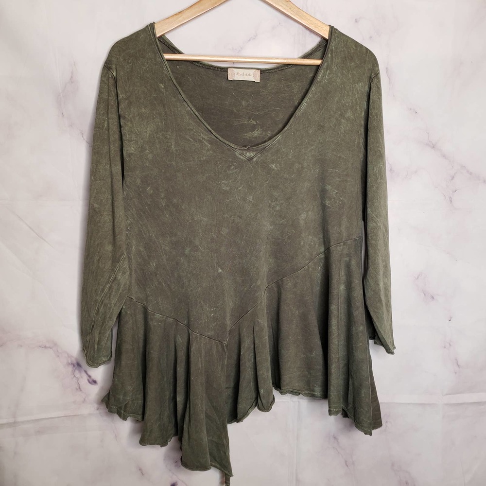 ALTAR'D STATE Vintage Green 3/4 sleeve Asymmetrical hem Blouse S